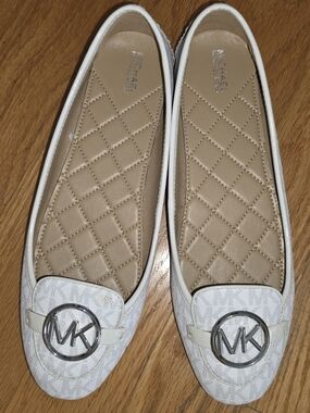 MICHAEL Michael Kors Women's Lillie Logo Moccasins White Size 10 NWOB